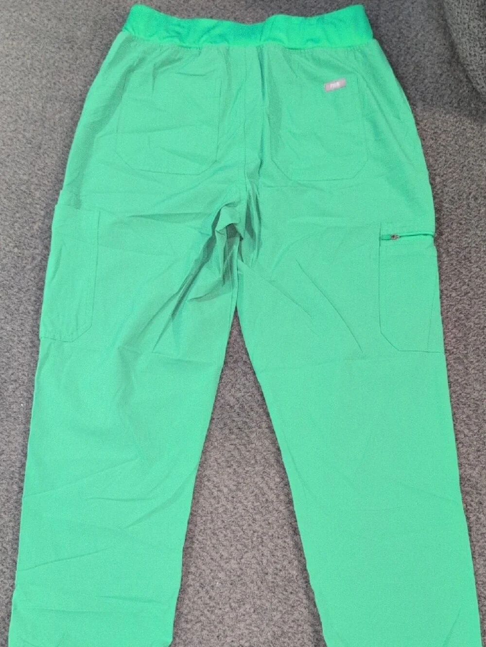 Figs Women's Green Scrub Pants & Top Set